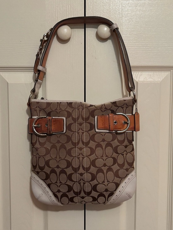 Coach Handbags - COACH VINTAGE Y2K SOHO BUCKLE BAG